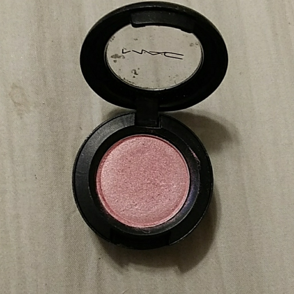 Mac eyeshadow